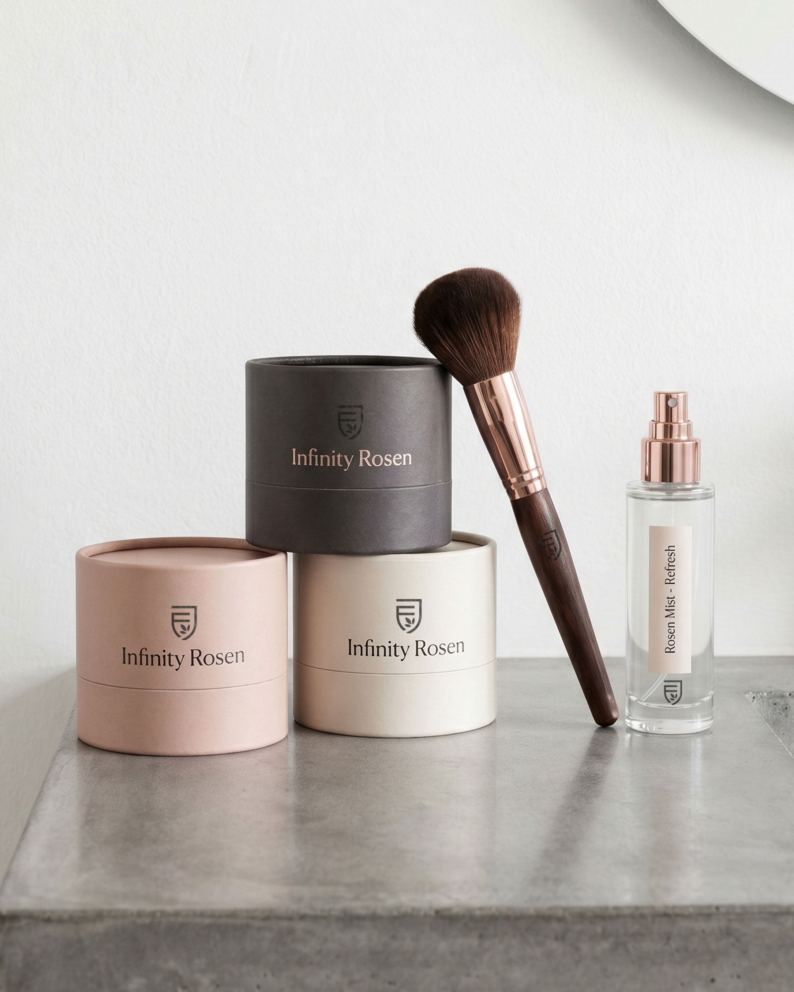 Pflege Zubehör für Infinity Rosen mit Bürste und Duft – hochwertige florale Accessoires bei JustFlower