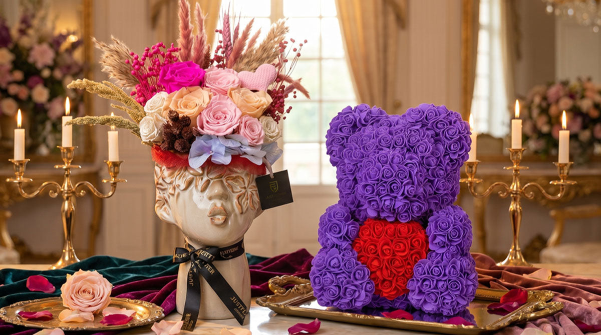 Luxuriöses florales Design mit Rosenbär und Designer Vase – exklusive Geschenkideen und florale Accessoires bei JustFlower