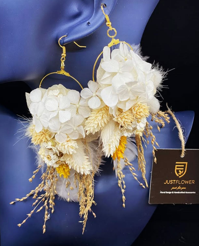 Florale Accessoires von JustFlower – Schmuck mit Trockenblumen und handgefertigtes Floral Design für stilvolle Geschenkideen