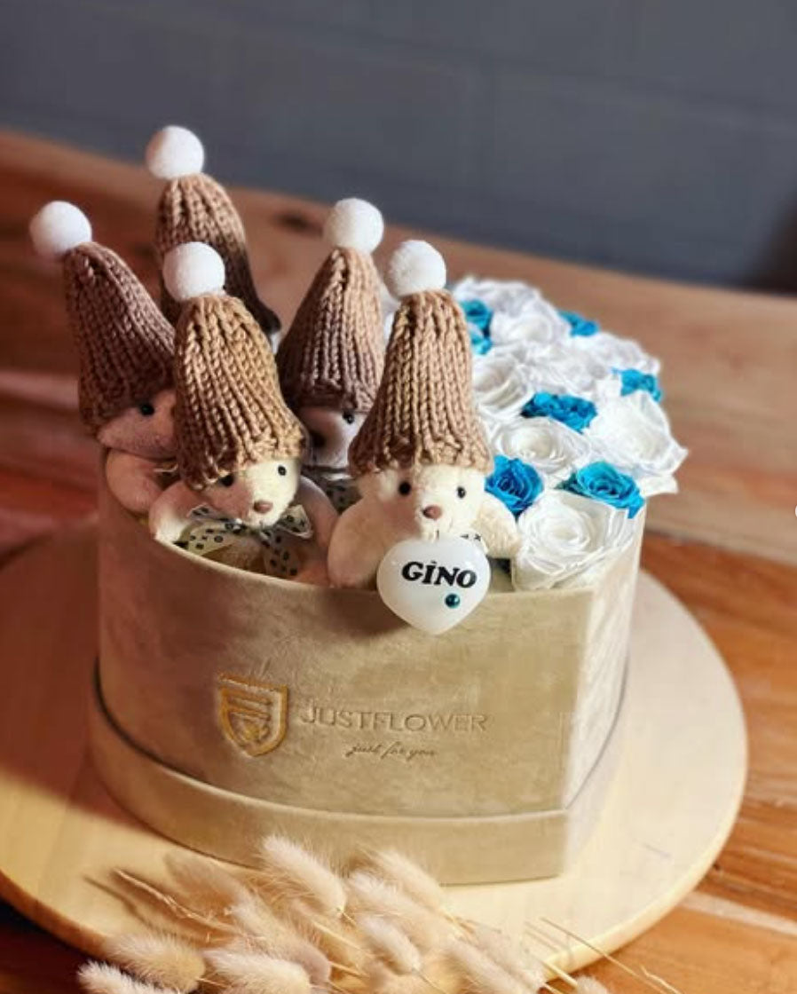Personalisierte Geschenkbox mit Teddybären und Rosen – kreative Geschenkidee zur Geburt