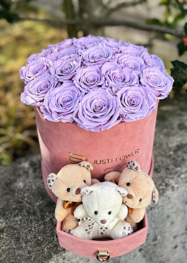 Rosenbox Rund mit lila Infinity Rosen und Schublade mit Teddybären – kreative Geschenkbox