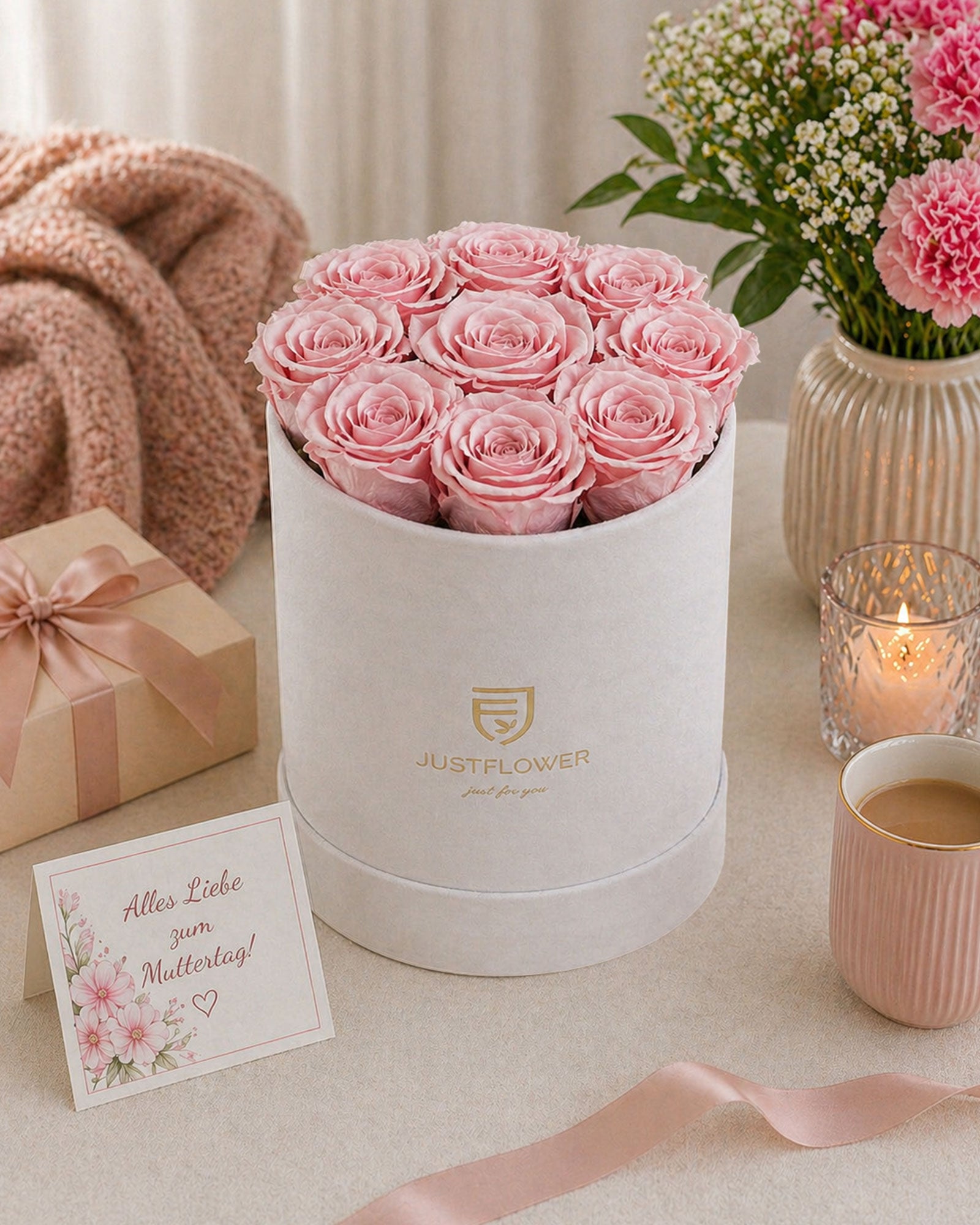 Rosenbox Rund Medium in Weiss mit hellrosa Infinity Rosen – elegantes Muttertag Geschenk