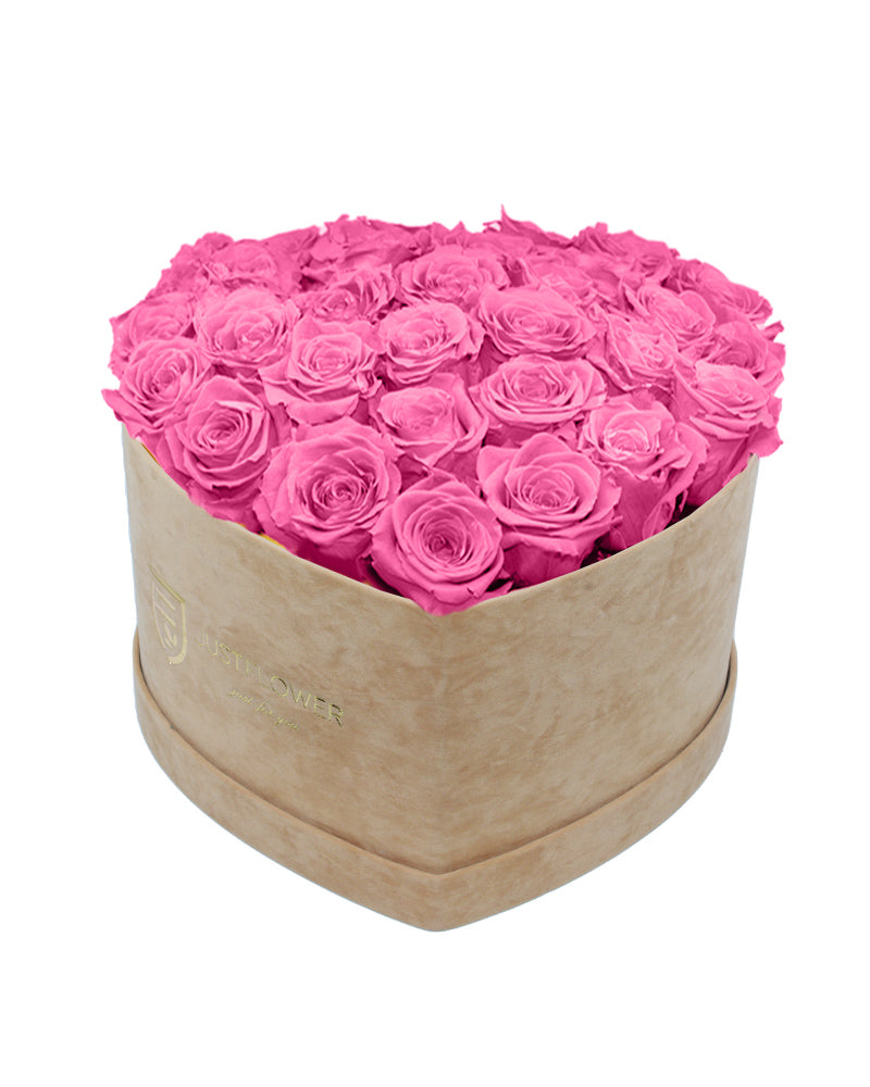 Rosenbox mit Infinity Rosen in Baby Pink – Ein wunderschönes Rosenbox Herz aus konservierten rosa Rosen, das für zarte Eleganz und Liebe steht. Ideal für romantische Geschenke oder besondere Anlässe. Holen Sie sich diese edle Rosenbox bei JustFlower.ch.