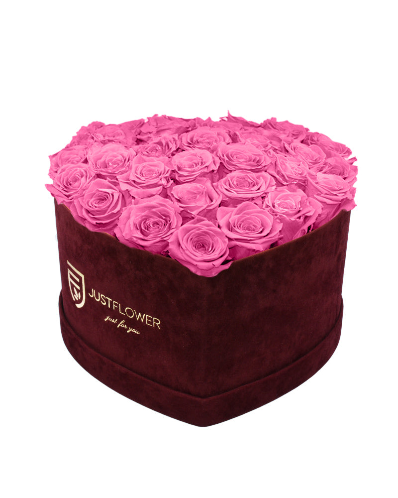 Rosenbox mit Infinity Rosen in Babyrosa – Ein zartes Rosenbox Herz aus konservierten rosafarbenen Rosen, das für Liebe, Sanftheit und Zuneigung steht. Ideal für romantische Gesten oder als exklusives Geschenk. Holen Sie sich diese elegante Rosenbox bei JustFlower.ch.