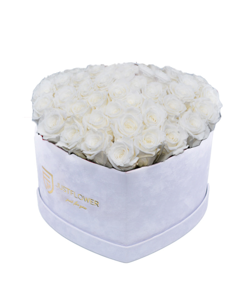 Rosenbox mit Infinity Rosen in Herzform – Diese elegante Rosenbox enthält  konservierte weiße Rosen, die in perfekter Herzform arrangiert sind. Ideal für besondere Anlässe oder als Zeichen der Liebe. Holen Sie sich diese luxuriöse Box mit Infinity Rosen bei JustFlower.ch für eine bleibende Erinnerung.