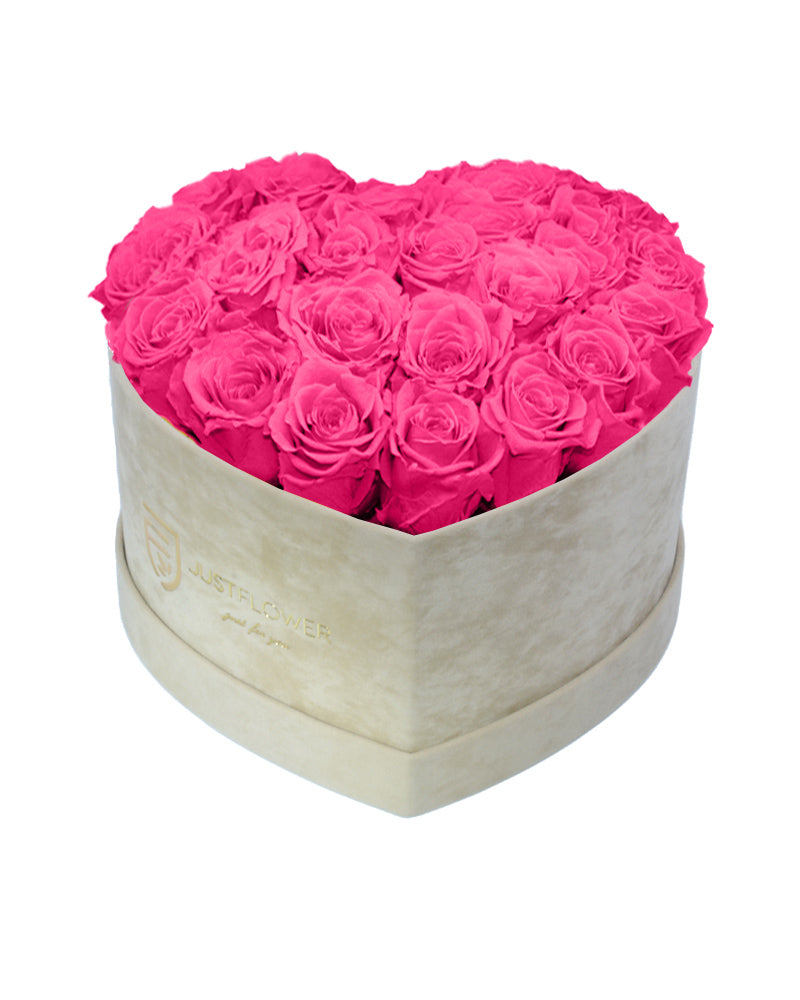 Rosenbox Herz mit Infinity Rosen in Pink – Diese elegante Rosenbox enthält konservierte, ewige Rosen in einem lebendigen Pink, das frische Fröhlichkeit und Wärme ausstrahlt. Die Rosen behalten ihre Schönheit für lange Zeit, ohne an Glanz zu verlieren. Bestellen, verschenken oder kaufen Sie diese luxuriöse Rosenbox bei JustFlower.ch.