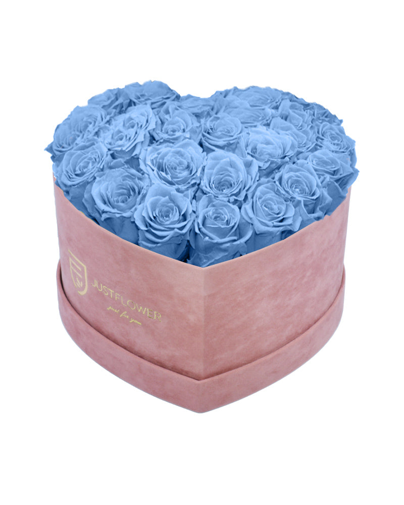 Rosenbox mit Infinity Rosen in Hellblau – Ein elegantes Rosenbox Herz, gefüllt mit konservierten hellblauen Rosen. Perfekt, um einem besonderen Menschen eine Freude zu bereiten. Bestellen Sie jetzt bei JustFlower.ch!