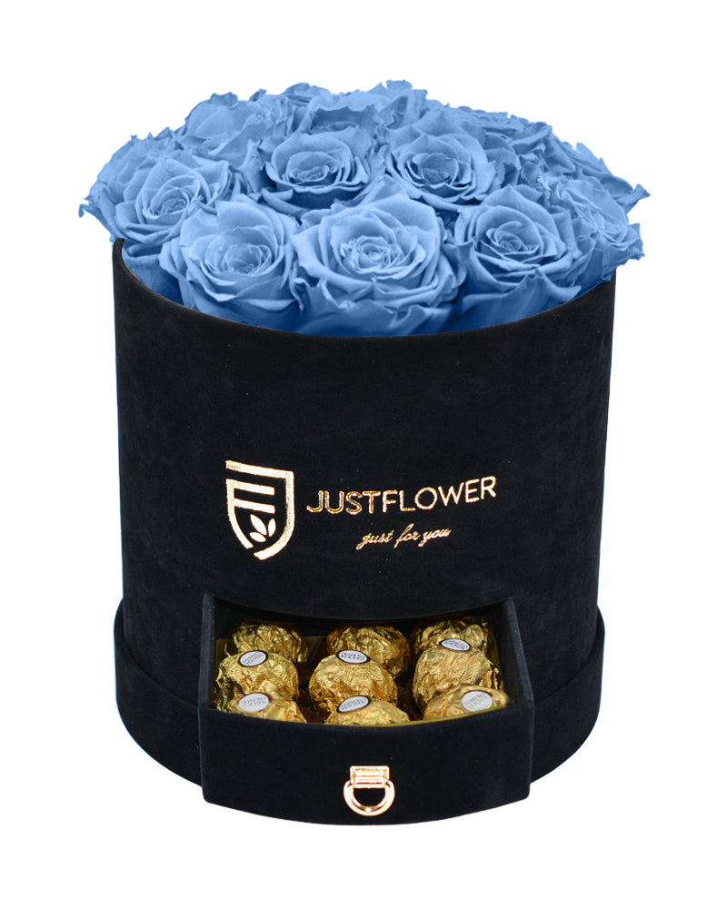 Rosenbox mit hellblauen Infinity Rosen und Schublade – Bestellen Sie diese stilvolle Rosenbox mit konservierten Rosen bei JustFlower.ch und verleihen Sie Ihrem Raum einen eleganten Touch.