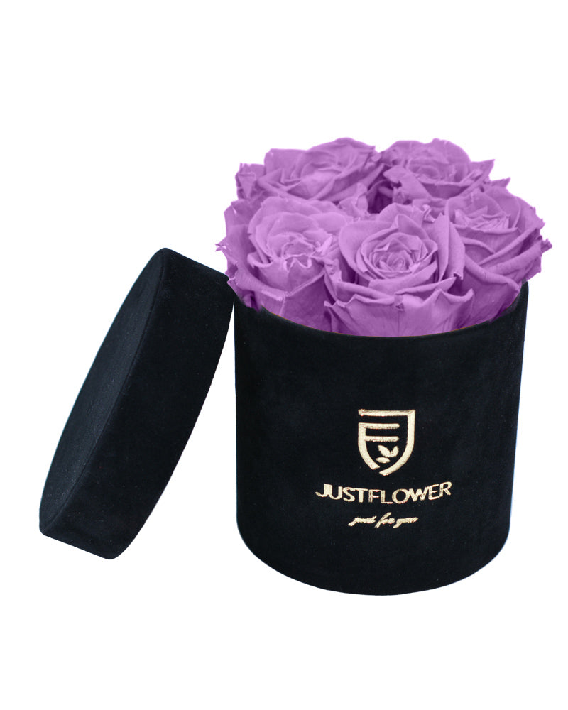 Luxuriöse Rosenbox mit ewigen Infinity Rosen. Bestellen Sie Ihre konservierte Rosenbox bei JustFlower.ch und erleben Sie die zeitlose Eleganz.